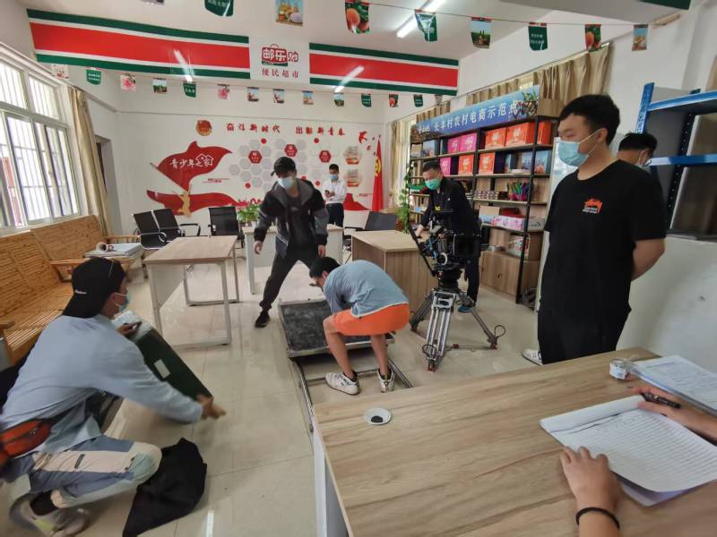松山区广告片拍摄公司：极简主义践行者，少即是多的视觉哲学